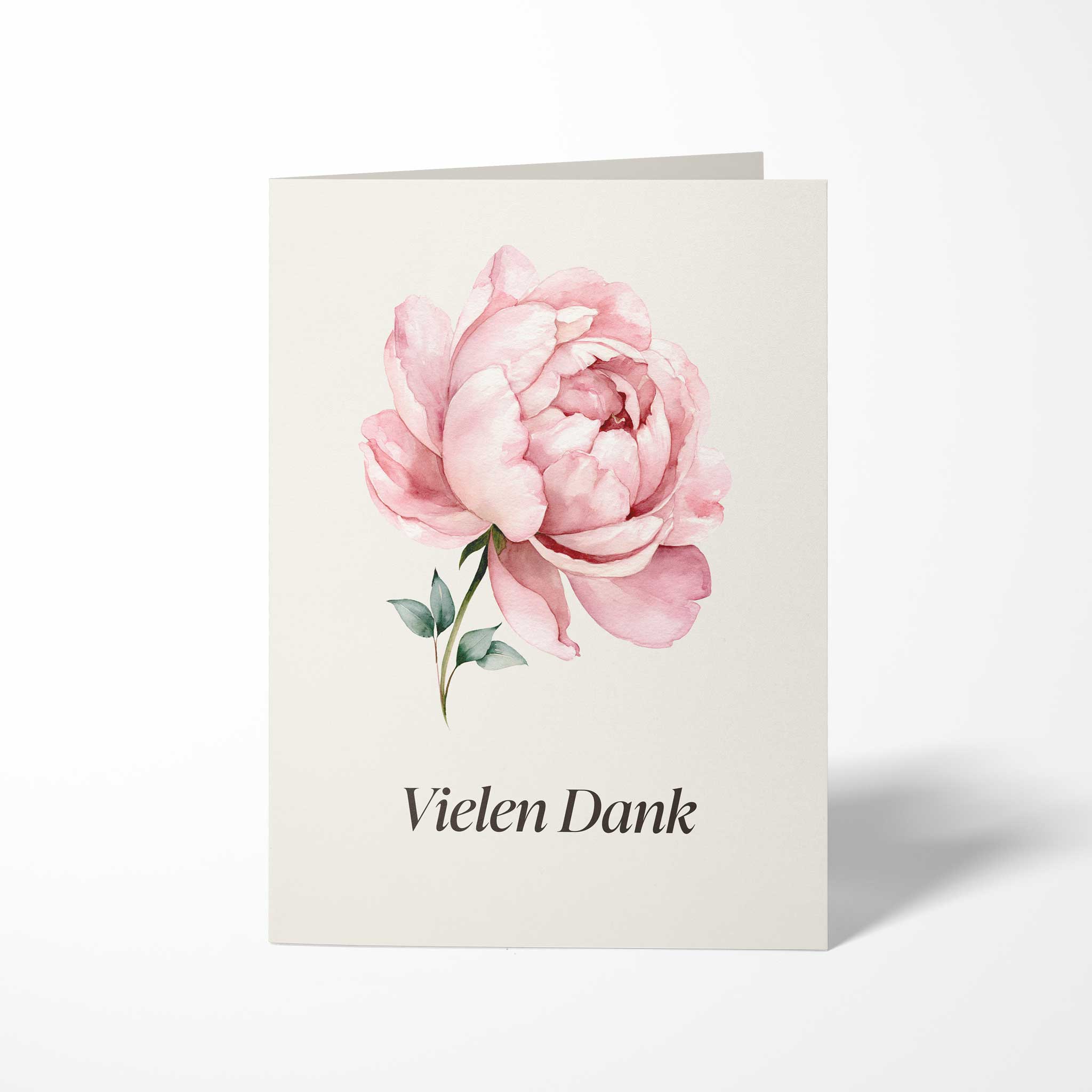 Vorderansicht der hochkant gefalteten B6 Dankeskarte mit einer detailreichen Aquarell-Illustration einer rosa Pfingstrose und dem kursiven Schriftzug Vielen Dank.